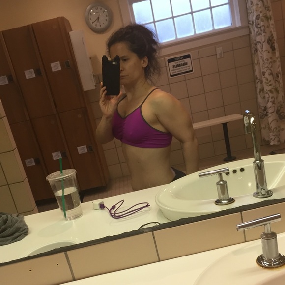 Meet your Posher, Jessica - Picture 2 of 2